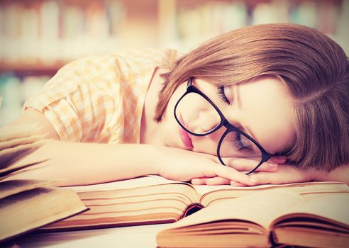 how much sleep do writers need